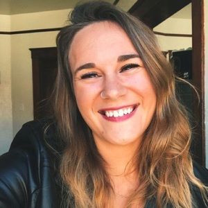 Meet your Posher, Elizabeth